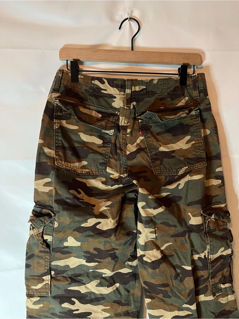 Levi's Men's Camo Cargo Pants - Green, Brown, Tan - Picture 3 of 10